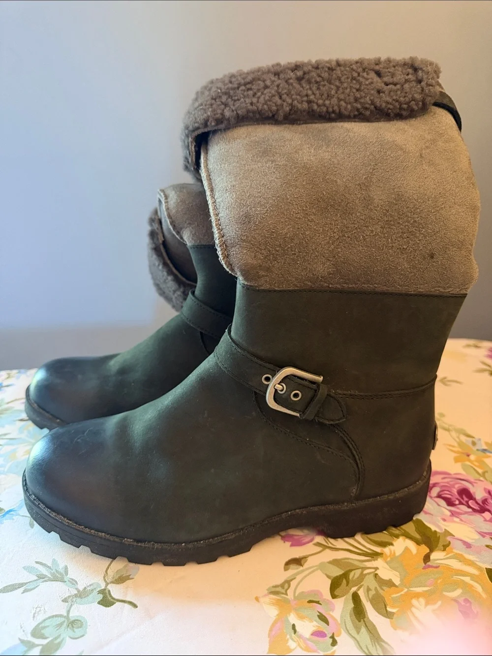 UGG Daleane Convertible Boot Size 7.5 Like New Black Leather